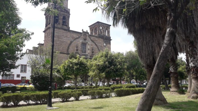 Plaza-Mexicaltzingo-696x392
