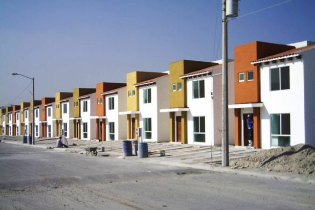 Impulsan-construcción-de-vivienda-popular-696x465