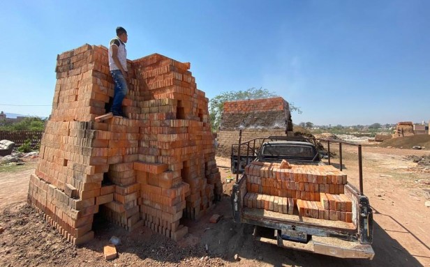 ladrilleros-aseguran-cuentan-permiso-direccion