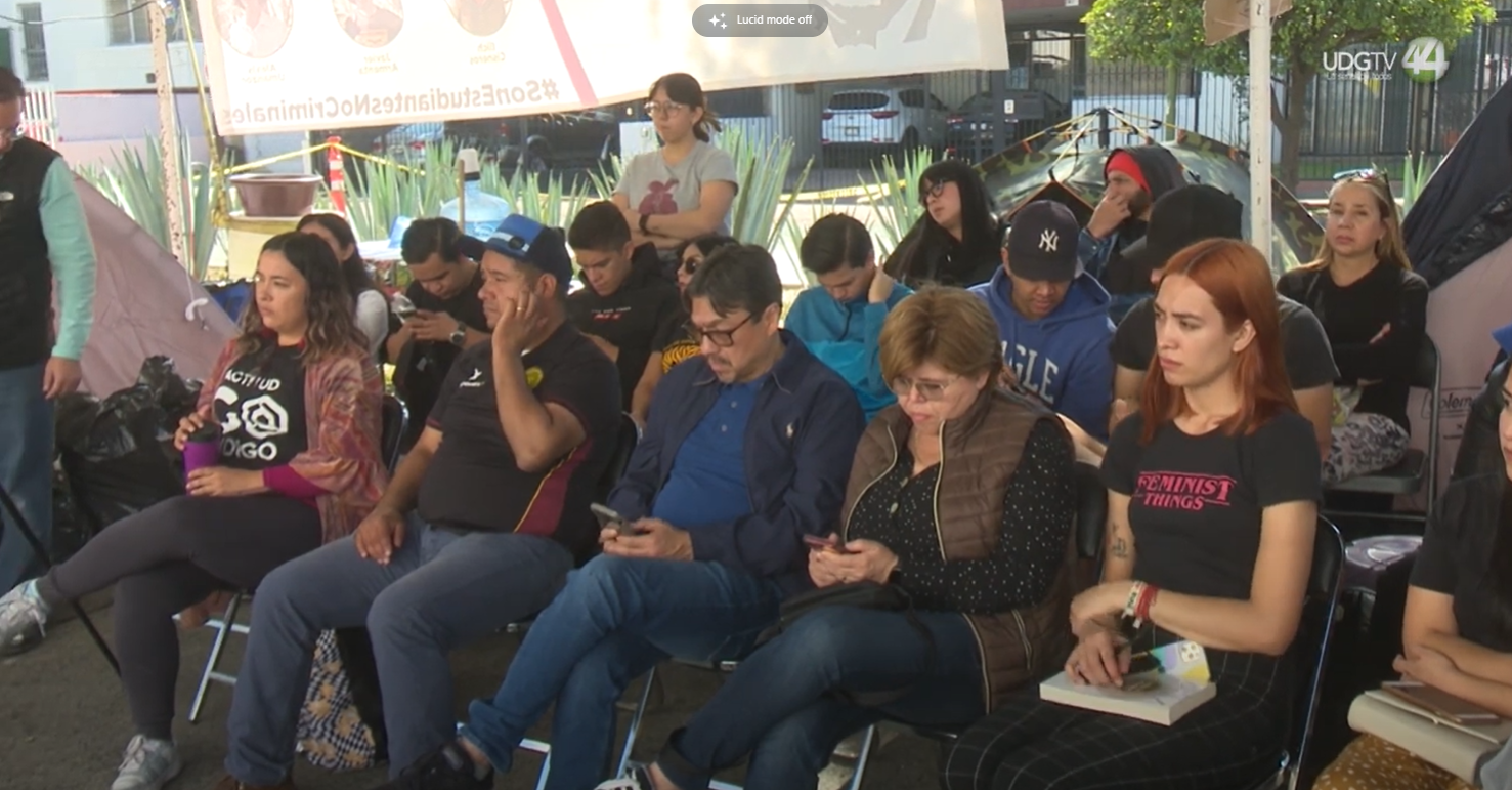 Desde el plantón, relatan cómo estudiantes de UdeG han defendido bosques La Primavera y Colomos