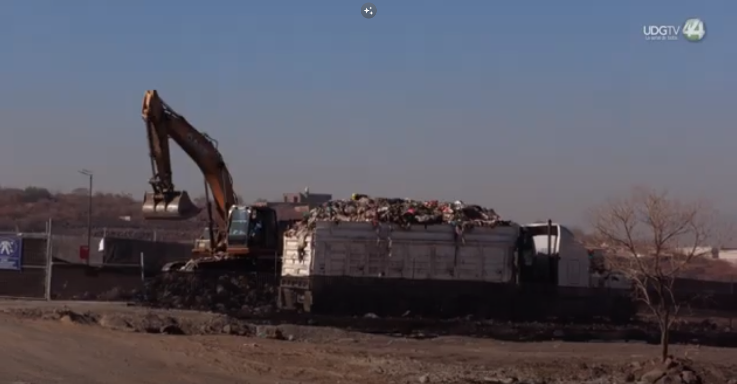 No limpian ni dejan de ingresar camiones al basurero Matatlán: ambientalistas