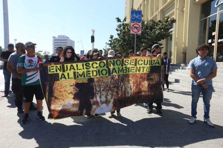Protestan ante devastación de áreas naturales de Zapopan