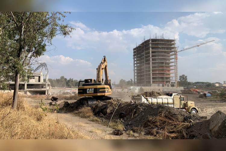 Retomar construcción de Iconia es un capricho: colectivo