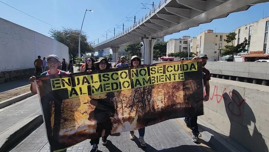 Colectivos se manifiestan contra designación de Iker Frangie como procurador Ambiental de Jalisco