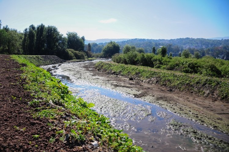 No bastan plantas y colectores para sanear el río Santiago