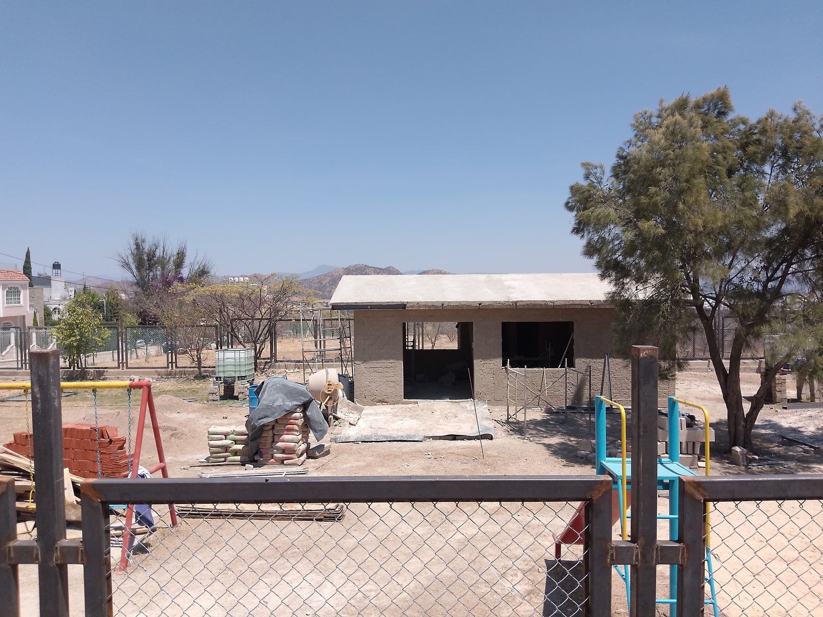 Gobierno de Zapopan continúa obras ilegales en el bosque El Nixticuil