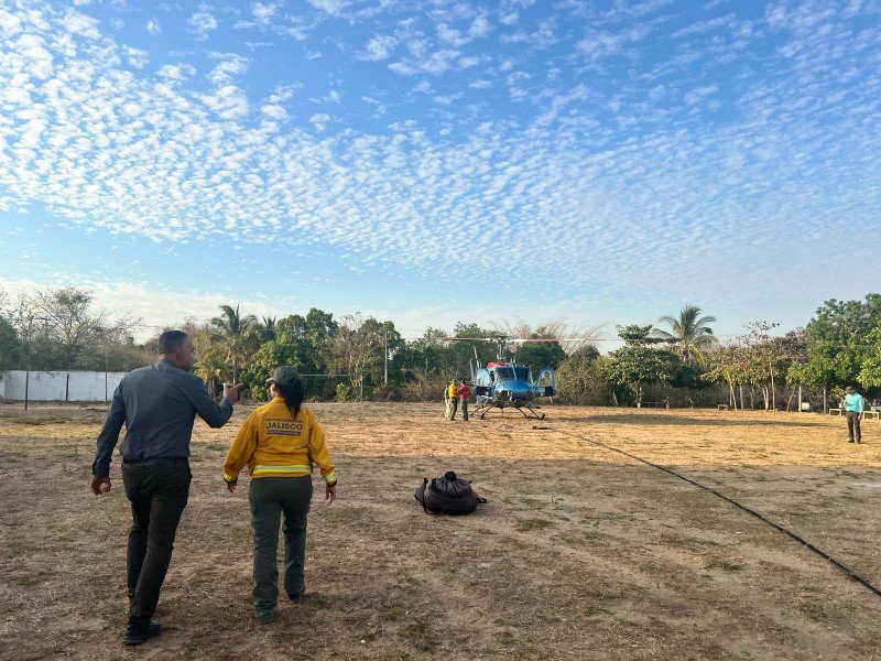 Cumplen 48 horas incendios en región costera de Jalisco