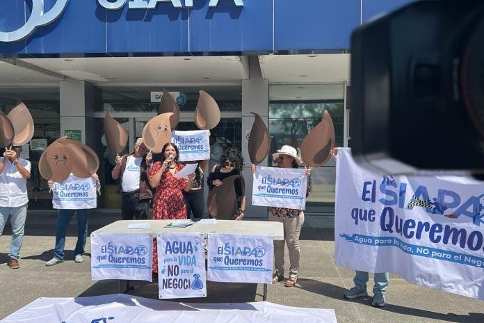 En protesta, exigen al SIAPA «agua para la vida, no para el negocio»