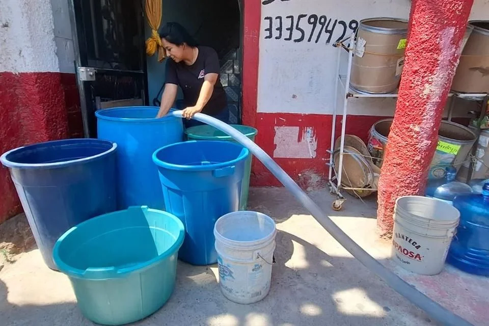 No hubo megacorte en Semana Santa, pero miles no tienen agua