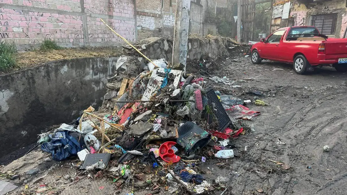 Basura inunda a la Perla Tapatía