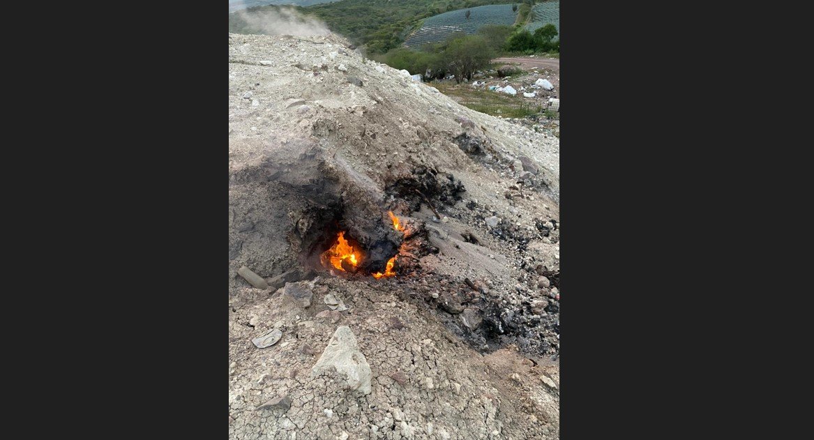 Relleno sanitario de Tecolotlán se incendia durante la Feria del Taco de Balde