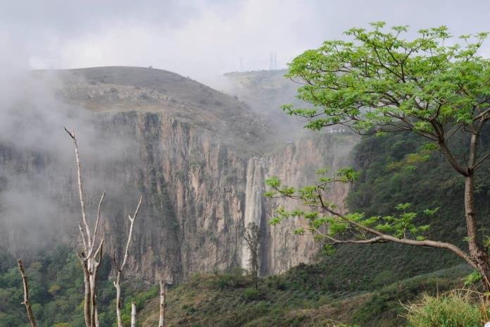 Piden a la Presidencia voltee a ver las necesidades de 12 pueblos de la barranca