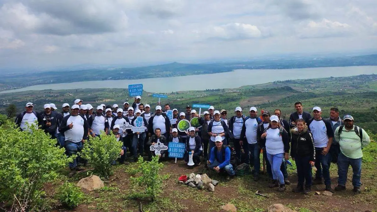 Plantan más de 50 mil árboles en 69 hectáreas de Jalisco