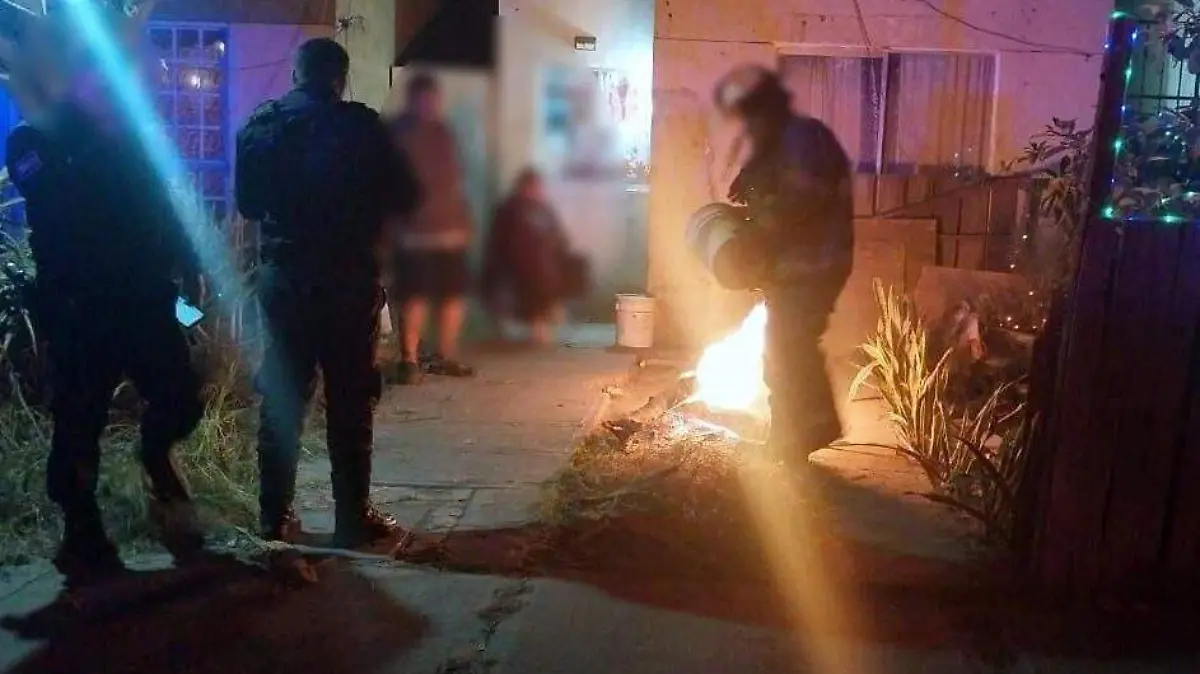 Bomberos apagan fogatas pese a llamados a no realizar esta práctica