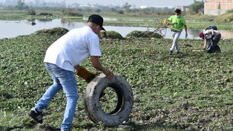 Retiran más de 2 toneladas de desechos en El Salto