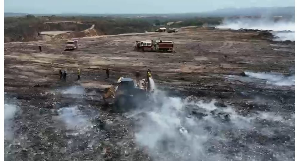Sigue prendido el basurero de Puerto Vallarta; controlado al 85%