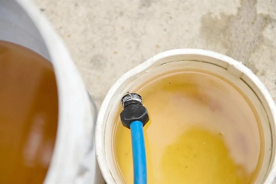 Tras meses, El Fortín recibió agua…¡pero sucia!