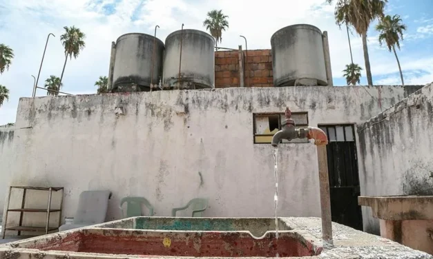 Se quejan por agua turbia y mal olor en Zapopan y GDL