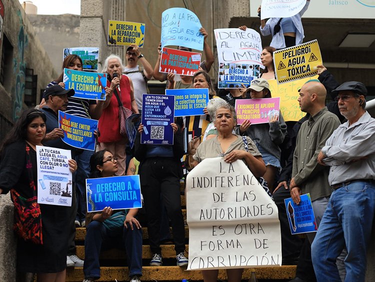 Presentan queja colectiva ante CEDHJ por agua sucia