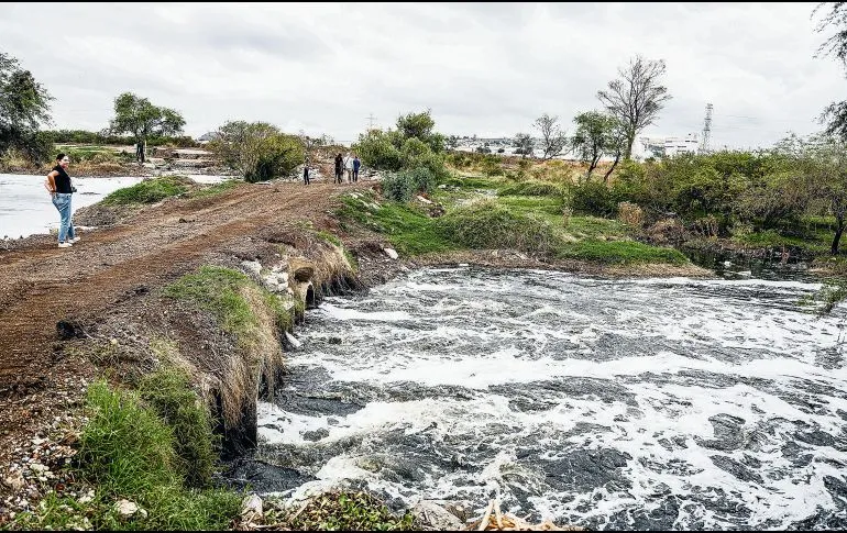 Río Santiago: Instalarán trampas flotantes para frenar la contaminación por residuos sólidos