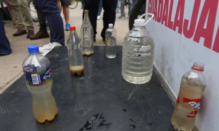 Colectivos y el ITESO analizan 200 muestras de agua sucia