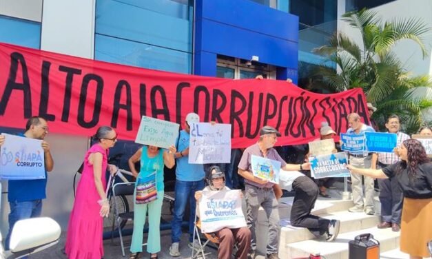 Escala protesta por agua contaminada; denuncian al SIAPA y anuncian megamarcha