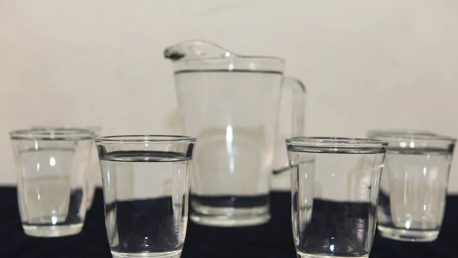 Entre agua sucia y calor, emiten alerta por alza de enfermedades en Jalisco