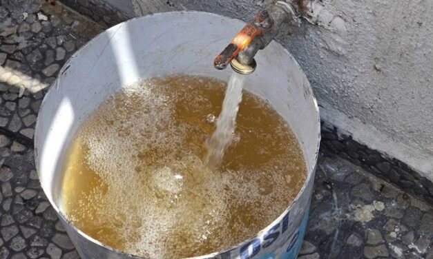 SIAPA afirma que el agua amarillenta no necesariamente está contaminada