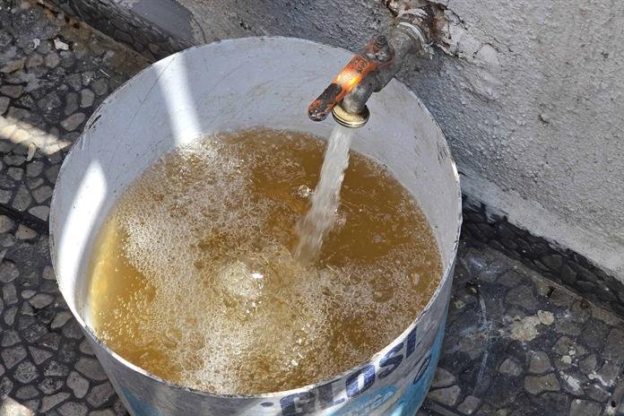 SIAPA afirma que el agua amarillenta no necesariamente está contaminada