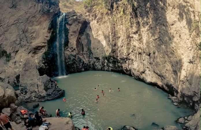 Detectan aumento de bacterias en el agua del cañón de Huaxtla durante temporada de lluvias