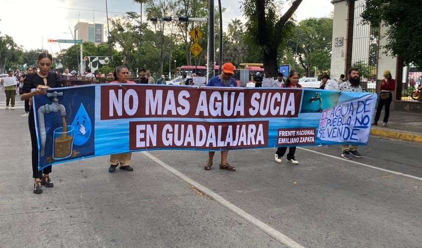 Manifestación en el Centro Tapatío por Agua Contaminada