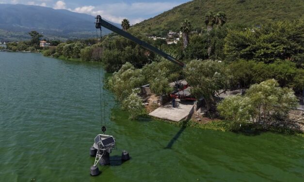 Instalan circuladores solares en Cajititlán para frenar mortandad de peces