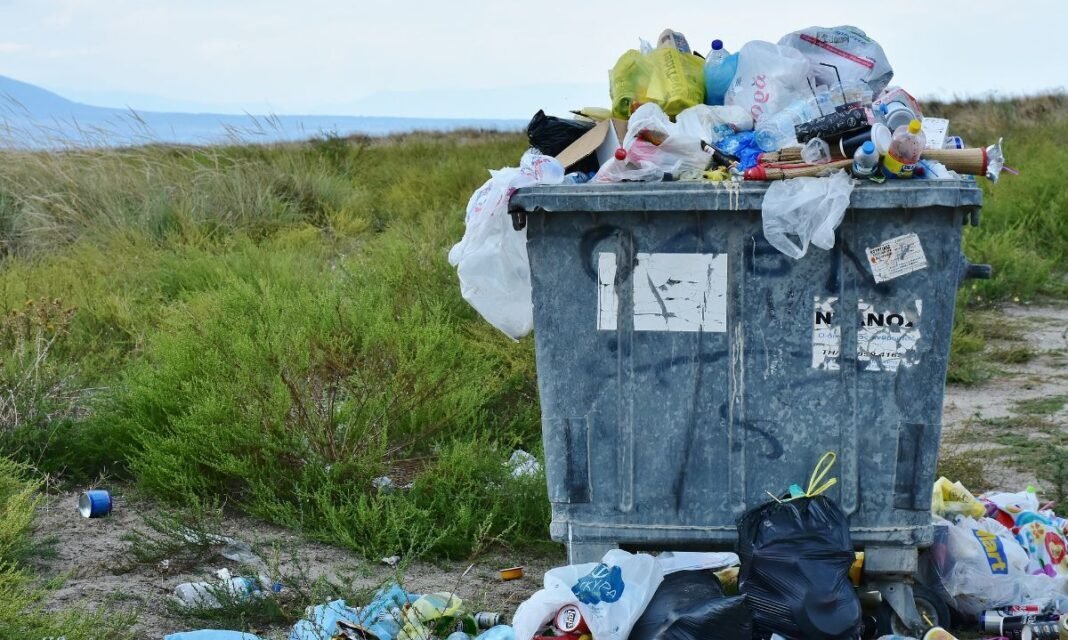 Colectivos presentan reforma para resolver la gestión de más de 65 mil toneladas de basura que se generan diariamente en el estado