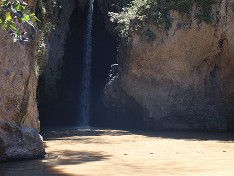 A más de 30 años de denuncias, lixiviados de basureros siguen contaminando la Barranca de Huentitán
