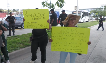 Bloquean las principales avenidas en protesta por el agua sucia que llega a la ZMG