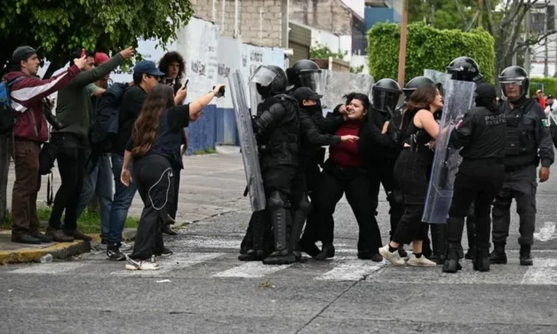 Emite CEDHJ medidas cautelares tras protesta por agua sucia