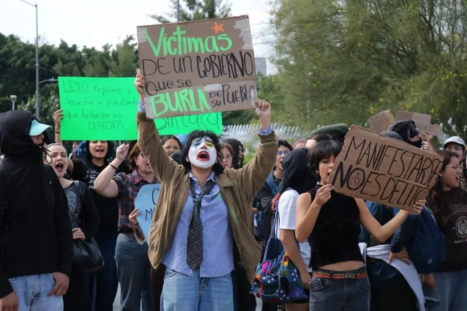 Admite Lemus graves errores; liberan a todos