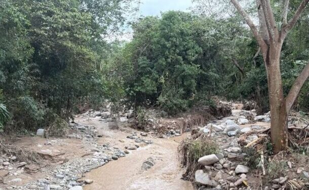 Desbordamiento de Río Santa Elena deja 17 viviendas afectadas