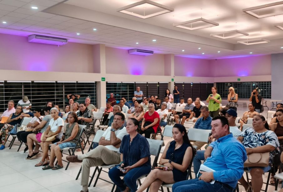 Vecinos de la colonia Versalles exigen a Seapal Vallarta solucionar derrames de aguas negras