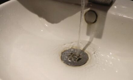 Ajustan tandeos en la ZMG; persiste agua sucia en algunos hogares