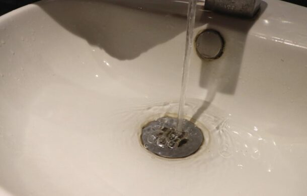 Ajustan tandeos en la ZMG; persiste agua sucia en algunos hogares