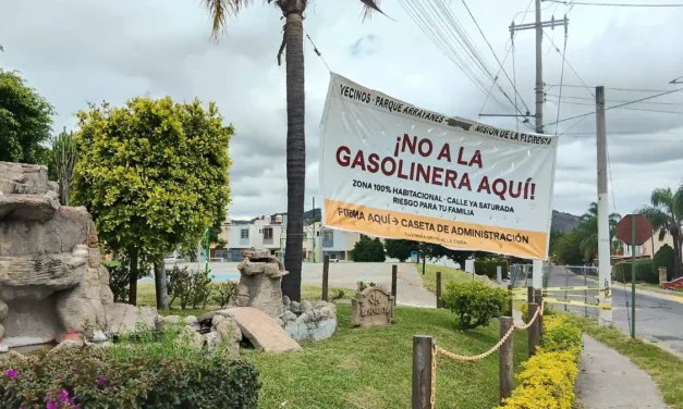 Cuestionan vecinos instalación de gasolinera en el Fraccionamiento Misión de la Floresta, en Zapopan
