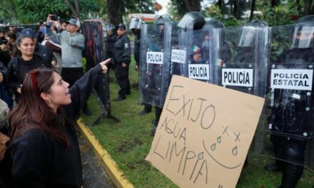 ITESO denuncia detenciones de integrantes de su comunidad durante protesta por el agua en Guadalajara
