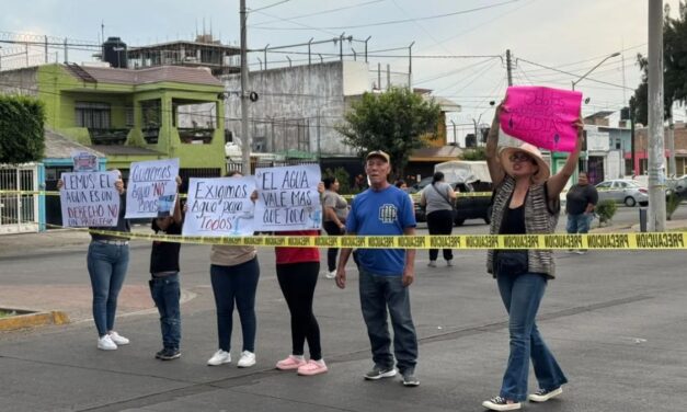 Vecinos de la colonia Guadalajara Oriente bloquearon avenida Juan Pablo ll por falta de suministro de agua