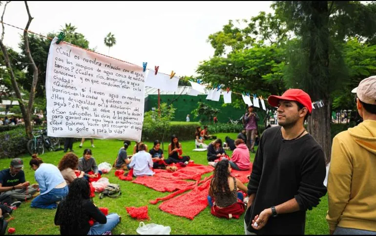 Ciudadanos toman el Parque Rojo para exigir agua limpia y transparencia de gestión hídrica en Jalisco